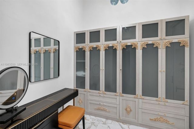 941 NE 119th St, Biscayne Park, FL 33161