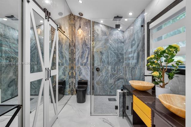 941 NE 119th St, Biscayne Park, FL 33161