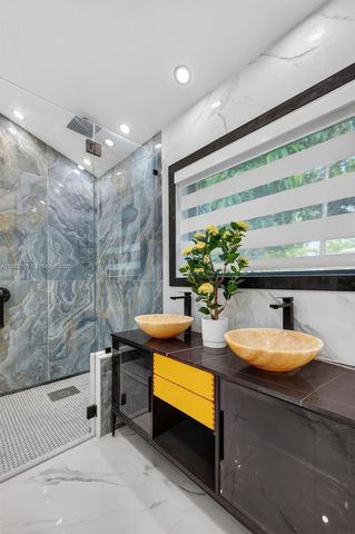 941 NE 119th St, Biscayne Park, FL 33161