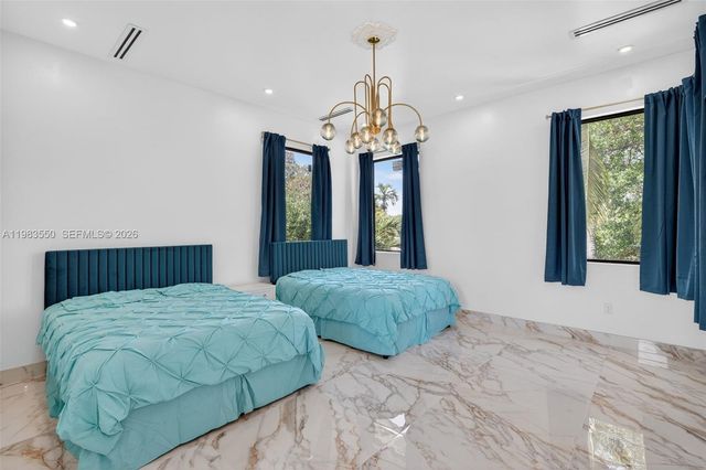 941 NE 119th St, Biscayne Park, FL 33161