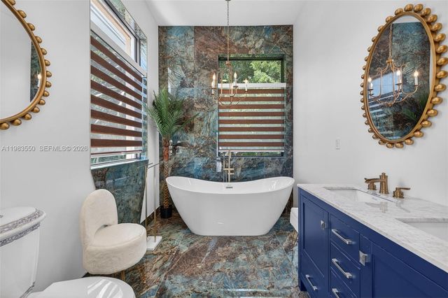 941 NE 119th St, Biscayne Park, FL 33161