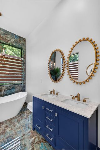 941 NE 119th St, Biscayne Park, FL 33161