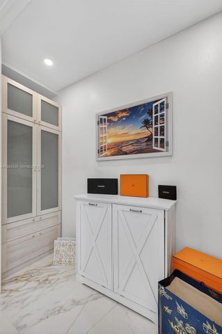 941 NE 119th St, Biscayne Park, FL 33161