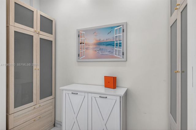 941 NE 119th St, Biscayne Park, FL 33161