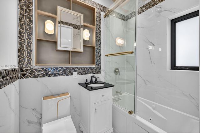 941 NE 119th St, Biscayne Park, FL 33161