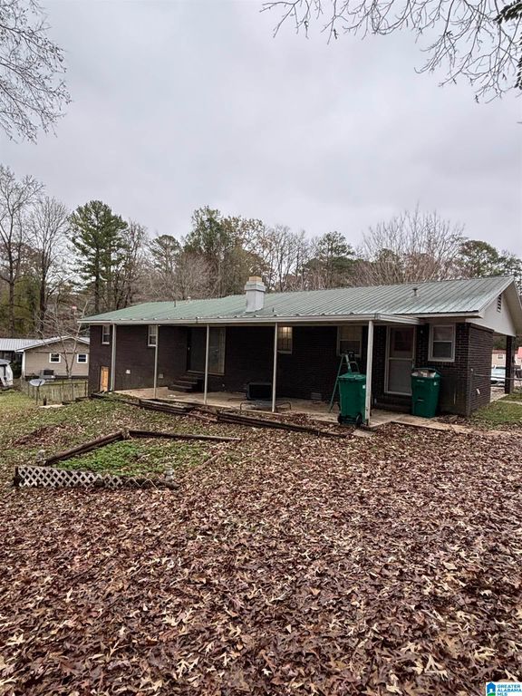 902 RIDGE DRIVE, Weaver, AL 36277
