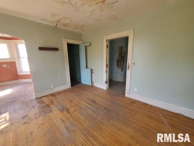 1043 19TH Street, Rock Island, IL 61201