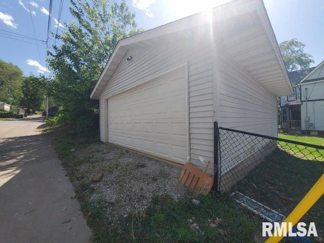 1043 19TH Street, Rock Island, IL 61201