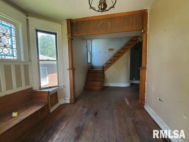 1043 19TH Street, Rock Island, IL 61201