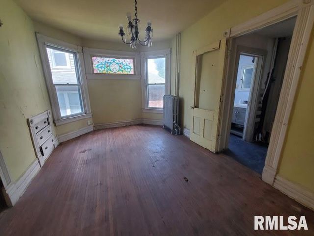 1043 19TH Street, Rock Island, IL 61201