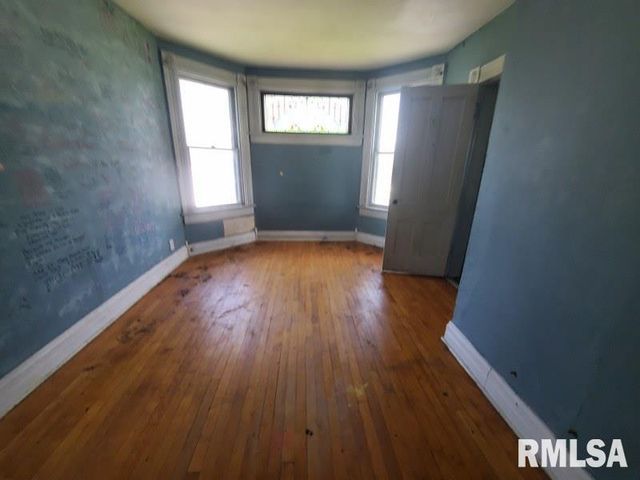 1043 19TH Street, Rock Island, IL 61201