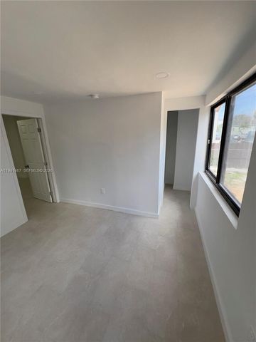 418 NW 9th Ave, Miami, FL 33128