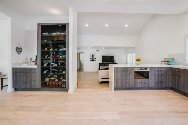 23760 Oakfield, Hidden Hills, CA 91302