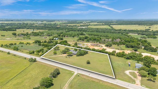 2460 N State Highway 95, Moulton, TX 77975