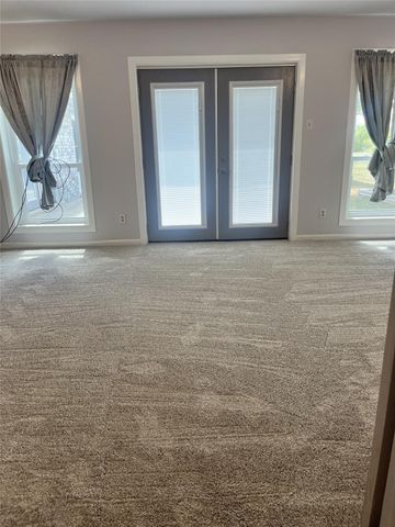 2460 N State Highway 95, Moulton, TX 77975