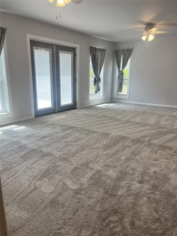 2460 N State Highway 95, Moulton, TX 77975