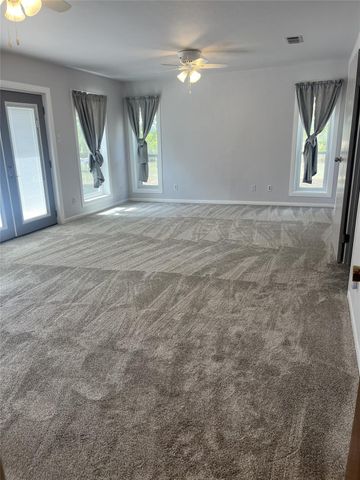 2460 N State Highway 95, Moulton, TX 77975