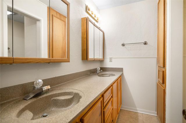 2460 N State Highway 95, Moulton, TX 77975