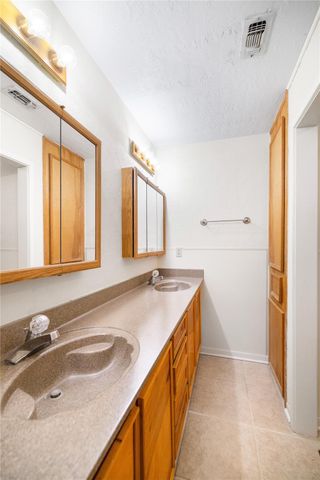 2460 N State Highway 95, Moulton, TX 77975