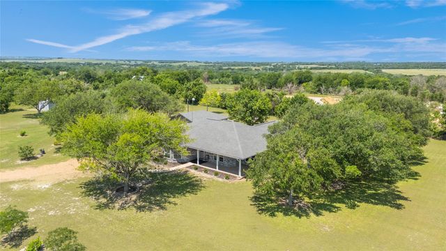 2460 N State Highway 95, Moulton, TX 77975