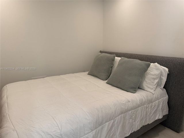 1849 S Ocean Dr 406, Hallandale Beach, FL 33009