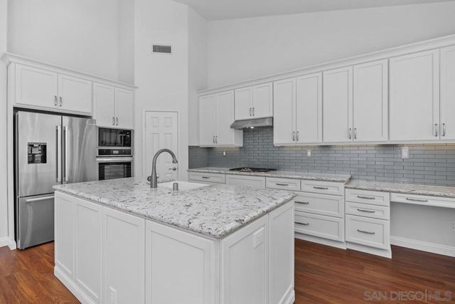 4903 Bella Collina St, Oceanside, CA 92056