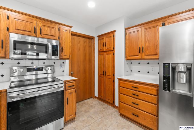 10408 Newport Avenue, Omaha, NE 68122