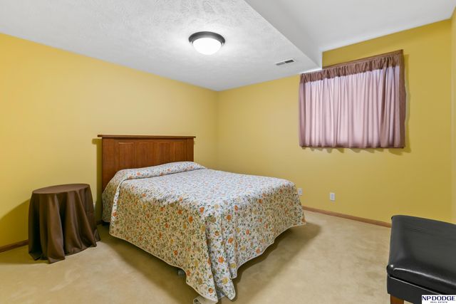 10408 Newport Avenue, Omaha, NE 68122