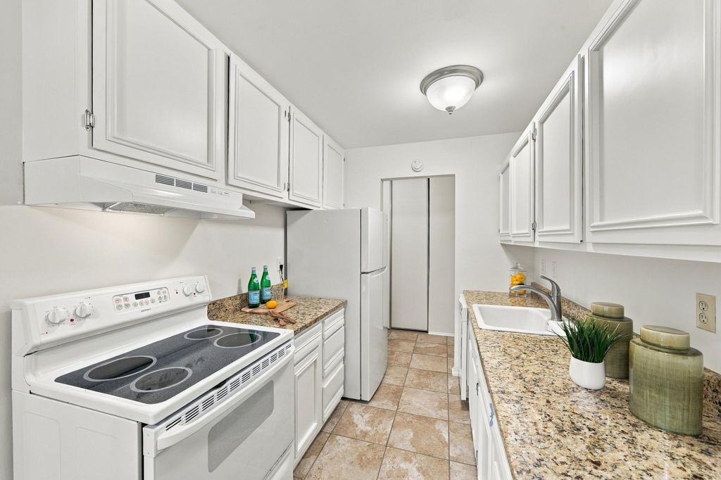 4548 Cedar Lake Road S 6, Saint Louis Park, MN 55416 — photo 2