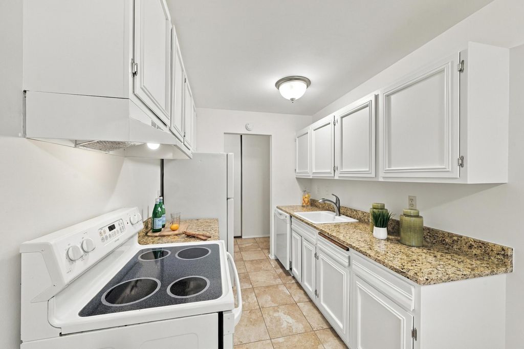 4548 Cedar Lake Road S 6, Saint Louis Park, MN 55416 — photo 3
