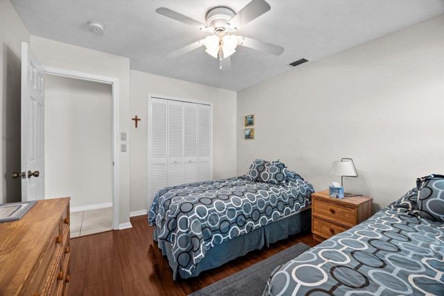 571 NE Town Terrace, Jensen Beach, FL 34957