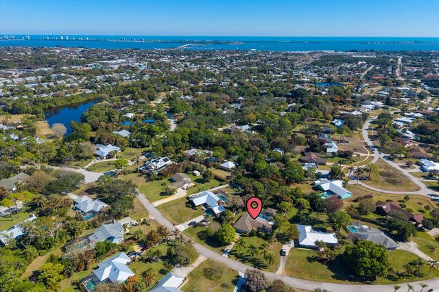 571 NE Town Terrace, Jensen Beach, FL 34957