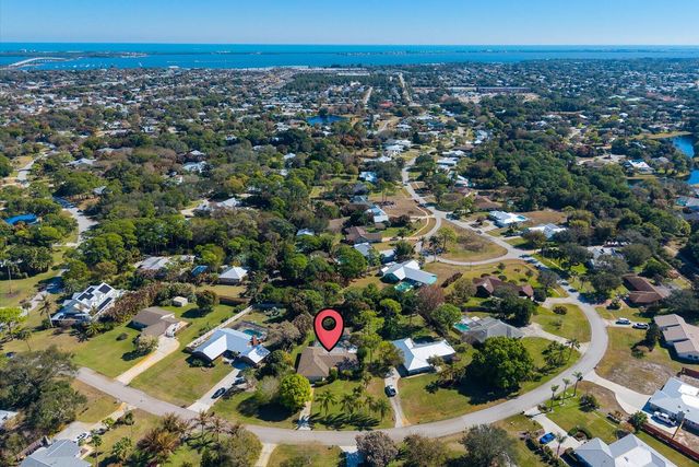 571 NE Town Terrace, Jensen Beach, FL 34957