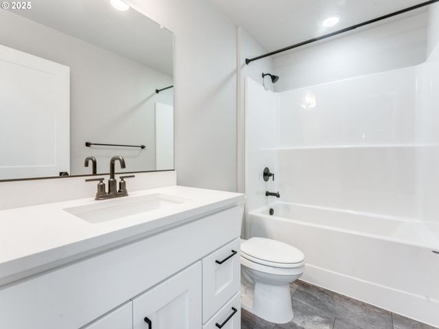 2205 Nw 69th St, Vancouver, WA 98660