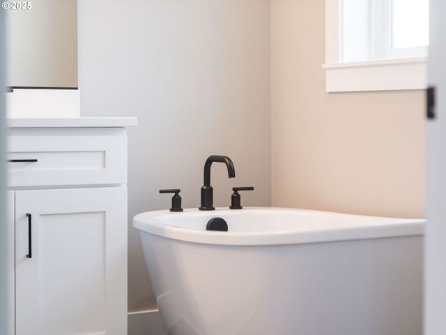 2205 Nw 69th St, Vancouver, WA 98660