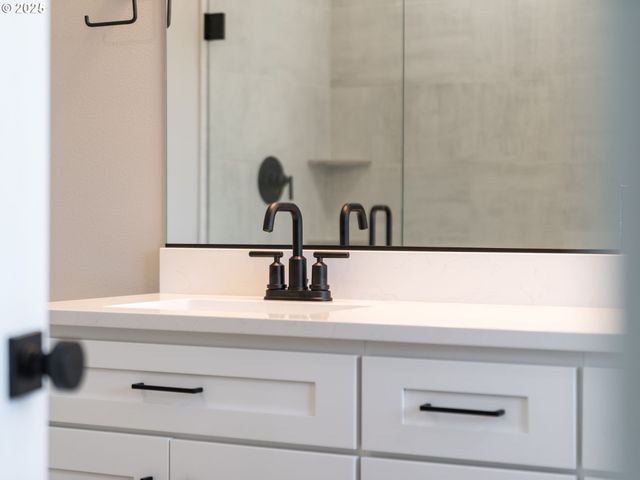 2205 Nw 69th St, Vancouver, WA 98660