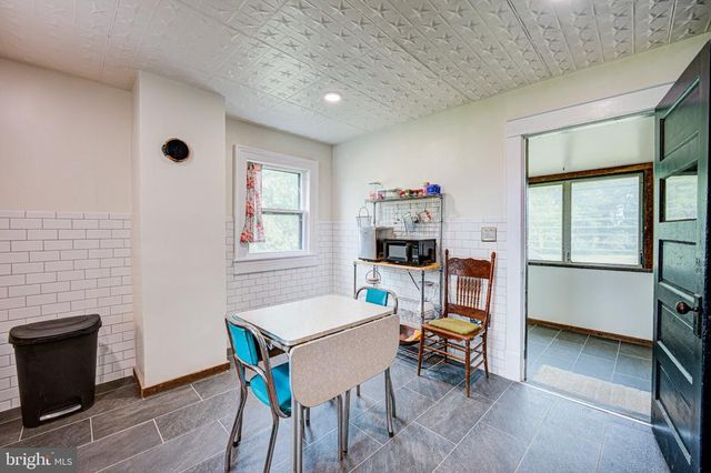 24177 RAPIDAN RD, Mitchells, VA 22729