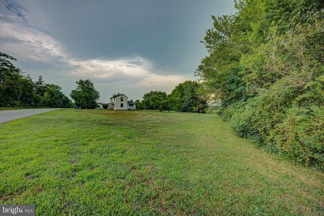 24177 RAPIDAN RD, Mitchells, VA 22729