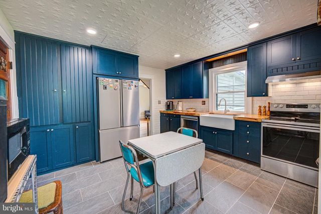 24177 RAPIDAN RD, Mitchells, VA 22729