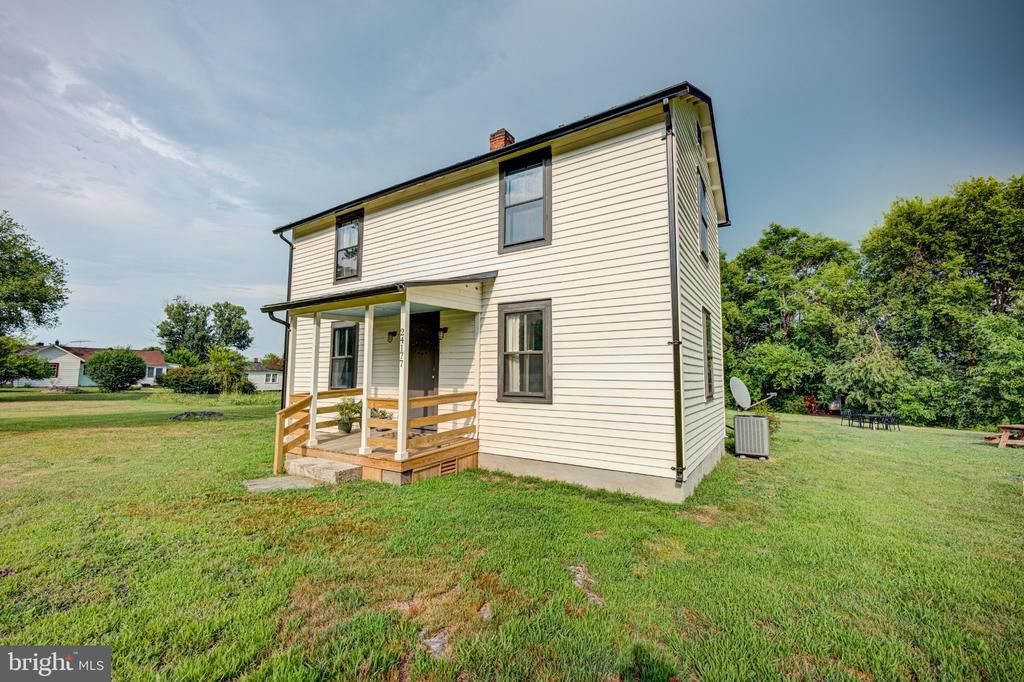24177 RAPIDAN RD, Mitchells, VA 22729