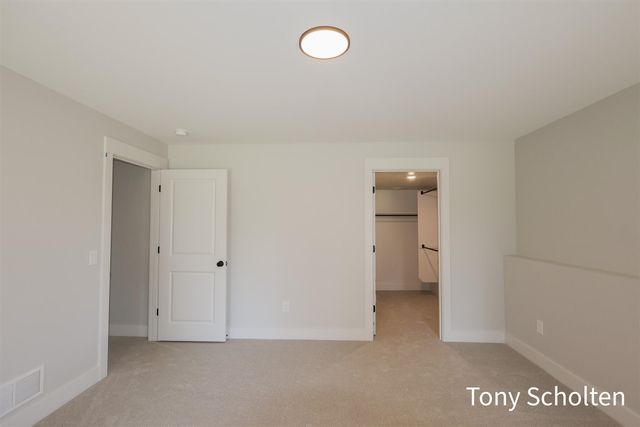 5065 Blendon Woods Drive 1, Hudsonville, MI 49426