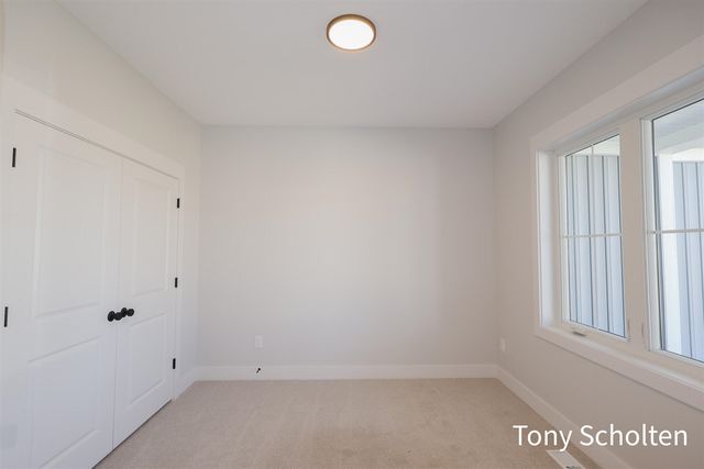 5065 Blendon Woods Drive 1, Hudsonville, MI 49426