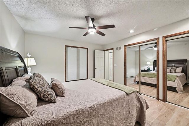 419 Lakeside Drive, Liberty, MO 64068