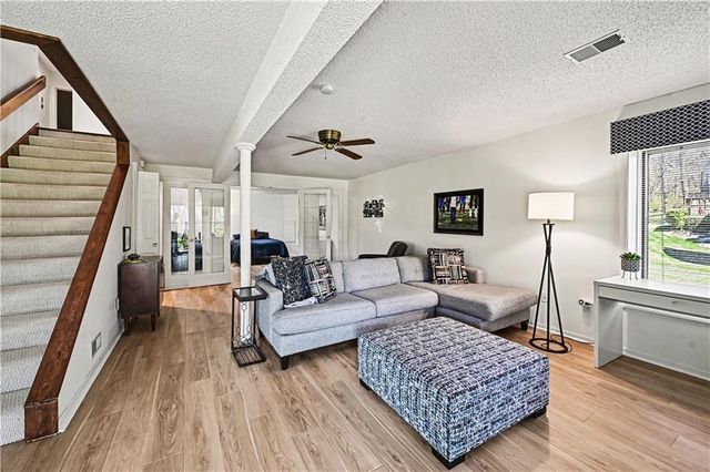 419 Lakeside Drive, Liberty, MO 64068