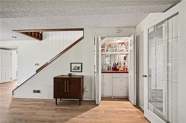 419 Lakeside Drive, Liberty, MO 64068