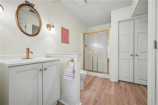 419 Lakeside Drive, Liberty, MO 64068