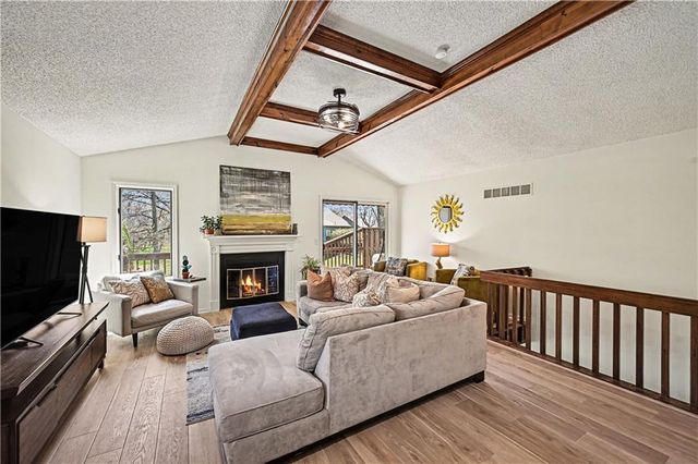 419 Lakeside Drive, Liberty, MO 64068