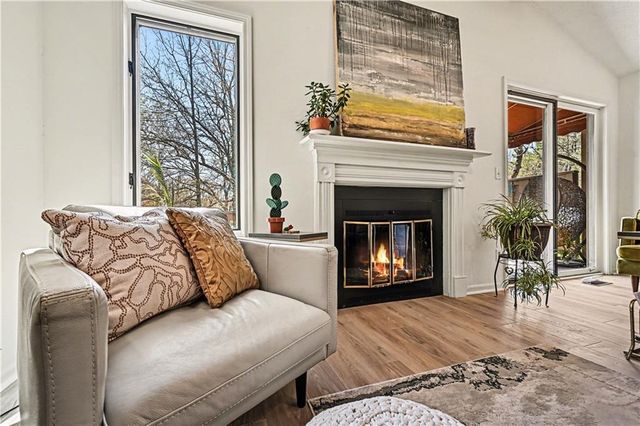 419 Lakeside Drive, Liberty, MO 64068