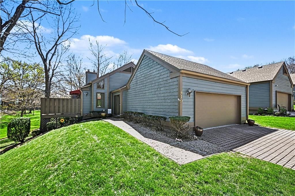419 Lakeside Drive, Liberty, MO 64068