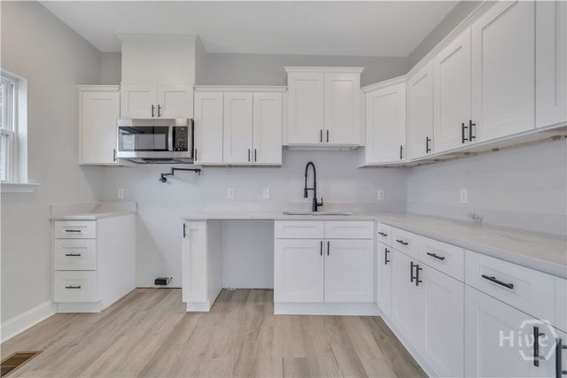 1112 E WALDBURG Street, Savannah, GA 31404